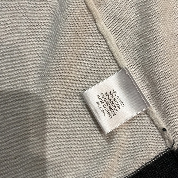 Cardigan - light and airy with block colours - Picture 8 of 8